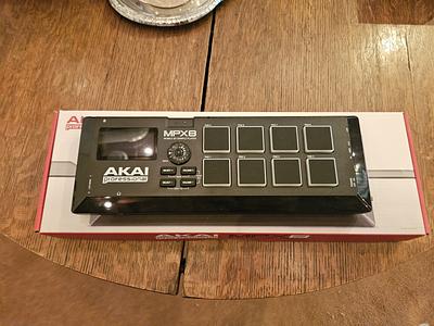 AKAI MPX8 Mobile SD Sample Player